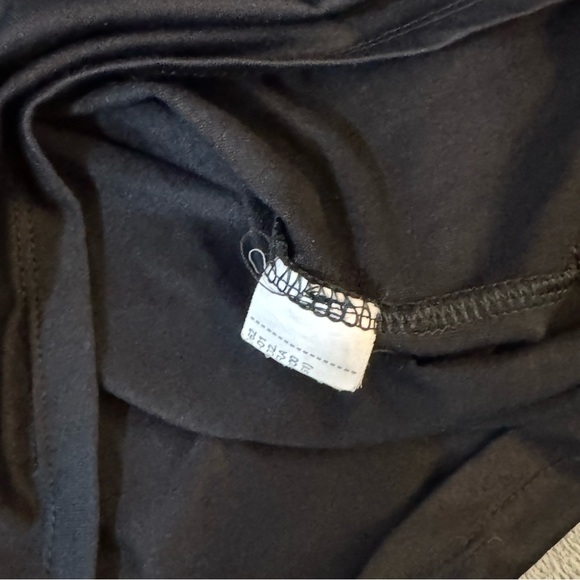 Zara Black Fitted Blouse

#1121 - Picture 4 of 6